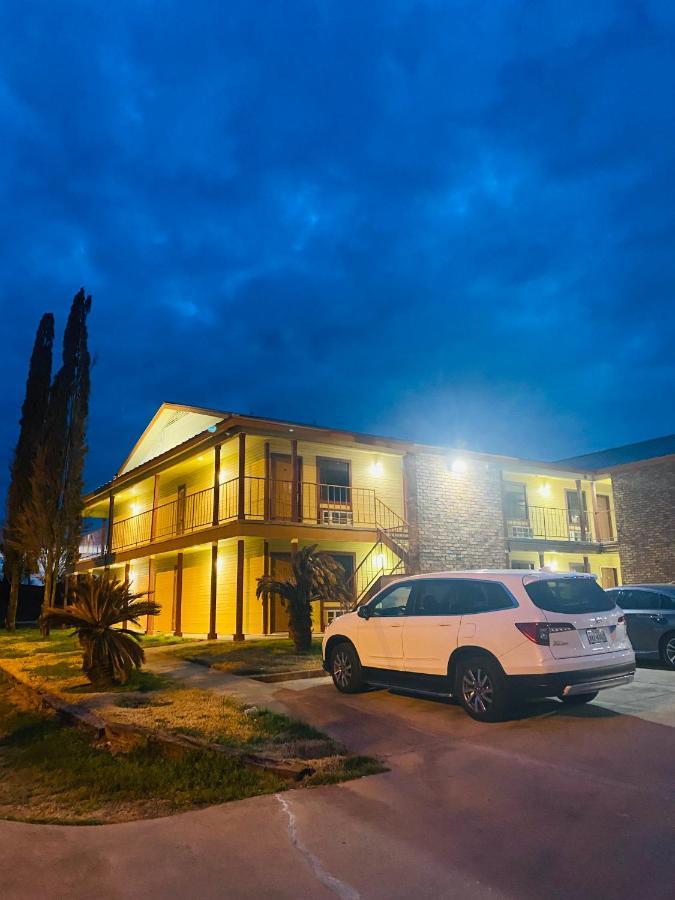 Coachway Inn Luling 外观 照片